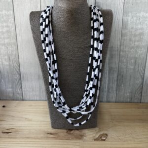 White And Navy Blue T-Shirt Yarn