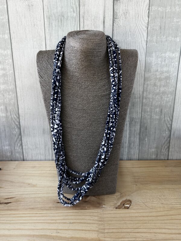 White And Blue Patterned T-Shirt Yarn