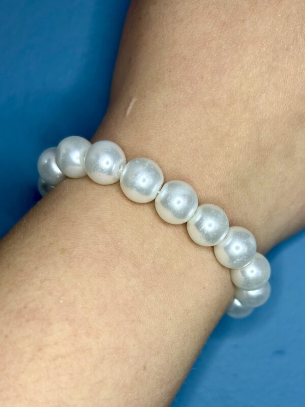 Pearl White Bracelet