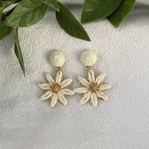 Cream Daisy Earrings