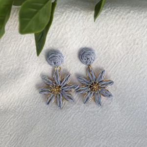 Blue-ish Daisy Earrings