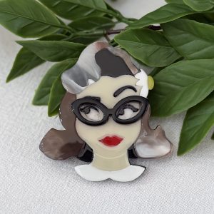 Lady Brooch Brown Hair