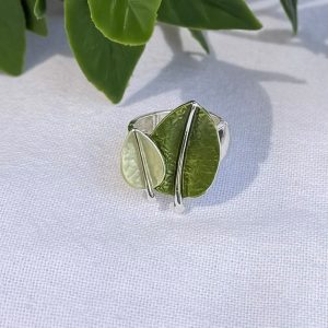 Green Leaf Stretch Ring